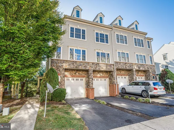 16829 Nuttal Oak Pl, Woodbridge, VA 22191