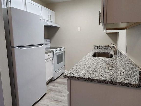 5th image of 2601 Trollie Ln #13