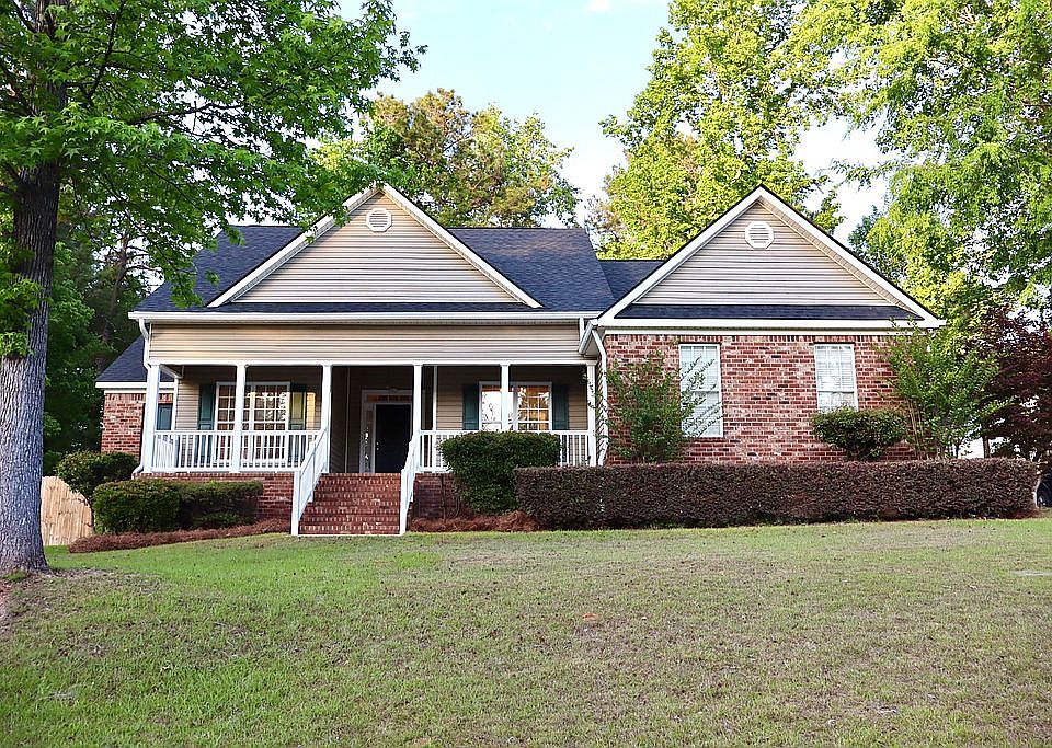 1st image of 404 Amberly Ct