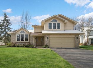 45 Brookshire Ct, Aurora, IL 60502