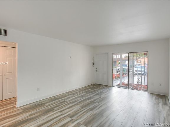 3rd image of 21367 NW 39th Ave