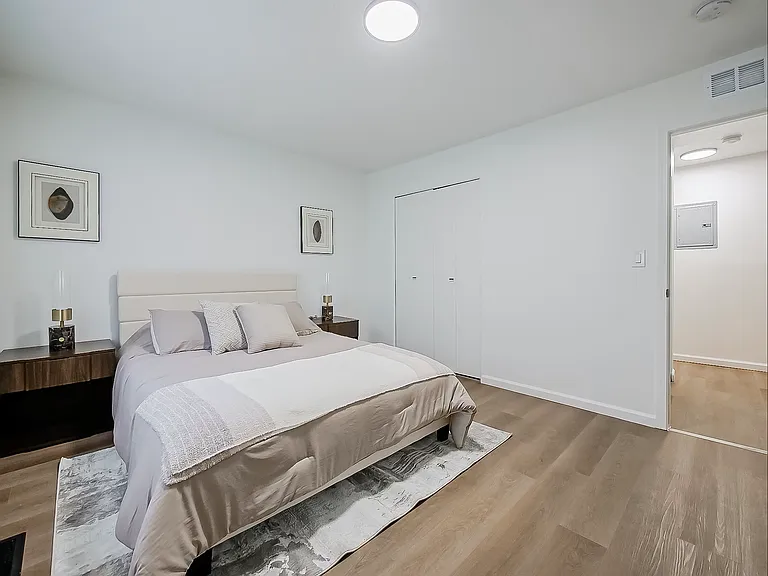 All New Luxury Living In Plymouth — Photo 20