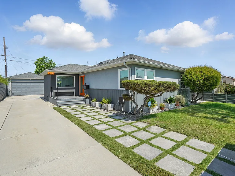 15625 Chadron Ave — Photo 7
