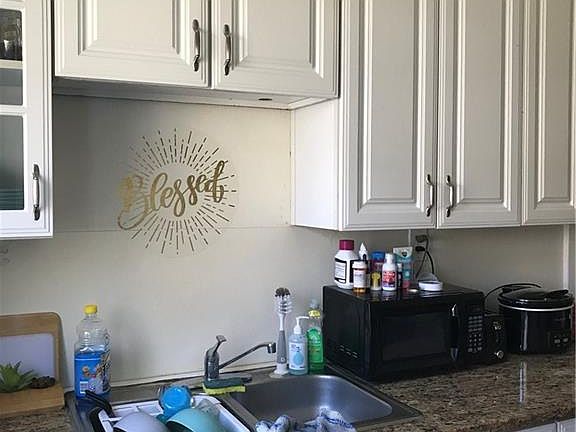 3rd image of 11825 Summerland Ave