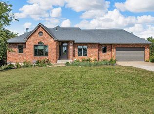 8338 SW 37th St, Topeka, KS 66614