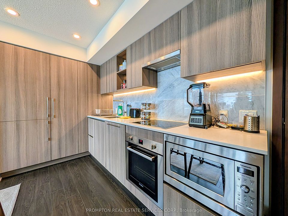 1st image of 19 Bathurst St #1905