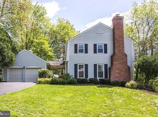 9828 Dellcastle Rd, Gaithersburg, MD 20886