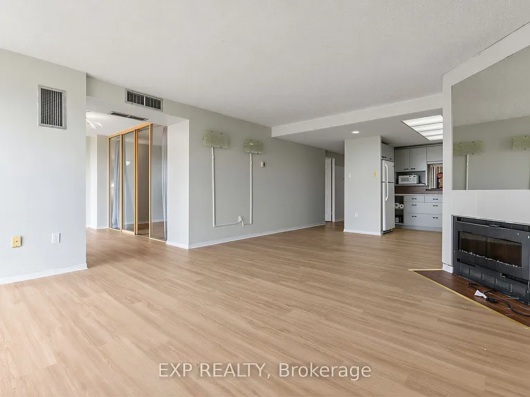 131 Beecroft Rd #1902 — Photo 25