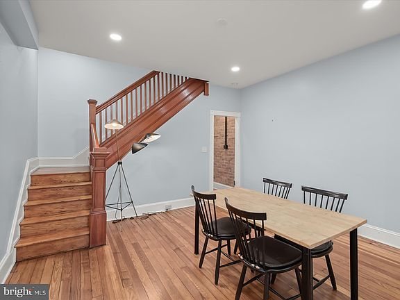 5th image of 207 W South St