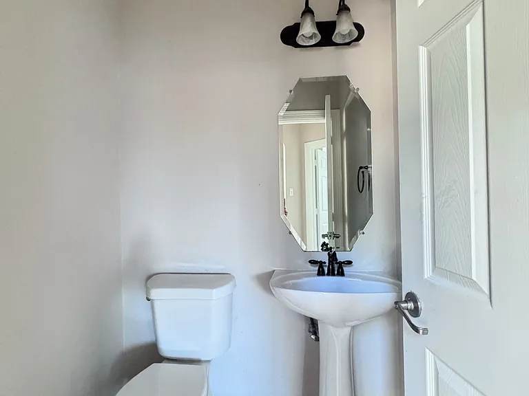 6504 Diamond Dr — Photo 24