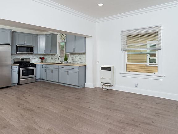 3rd image of 323 W 56th St