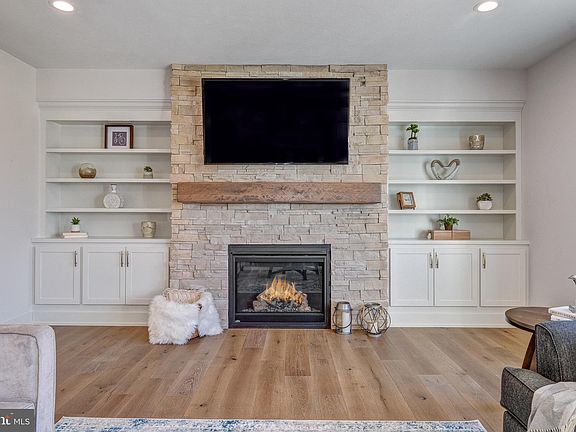 3rd image of 4791 Hogan Dr #13
