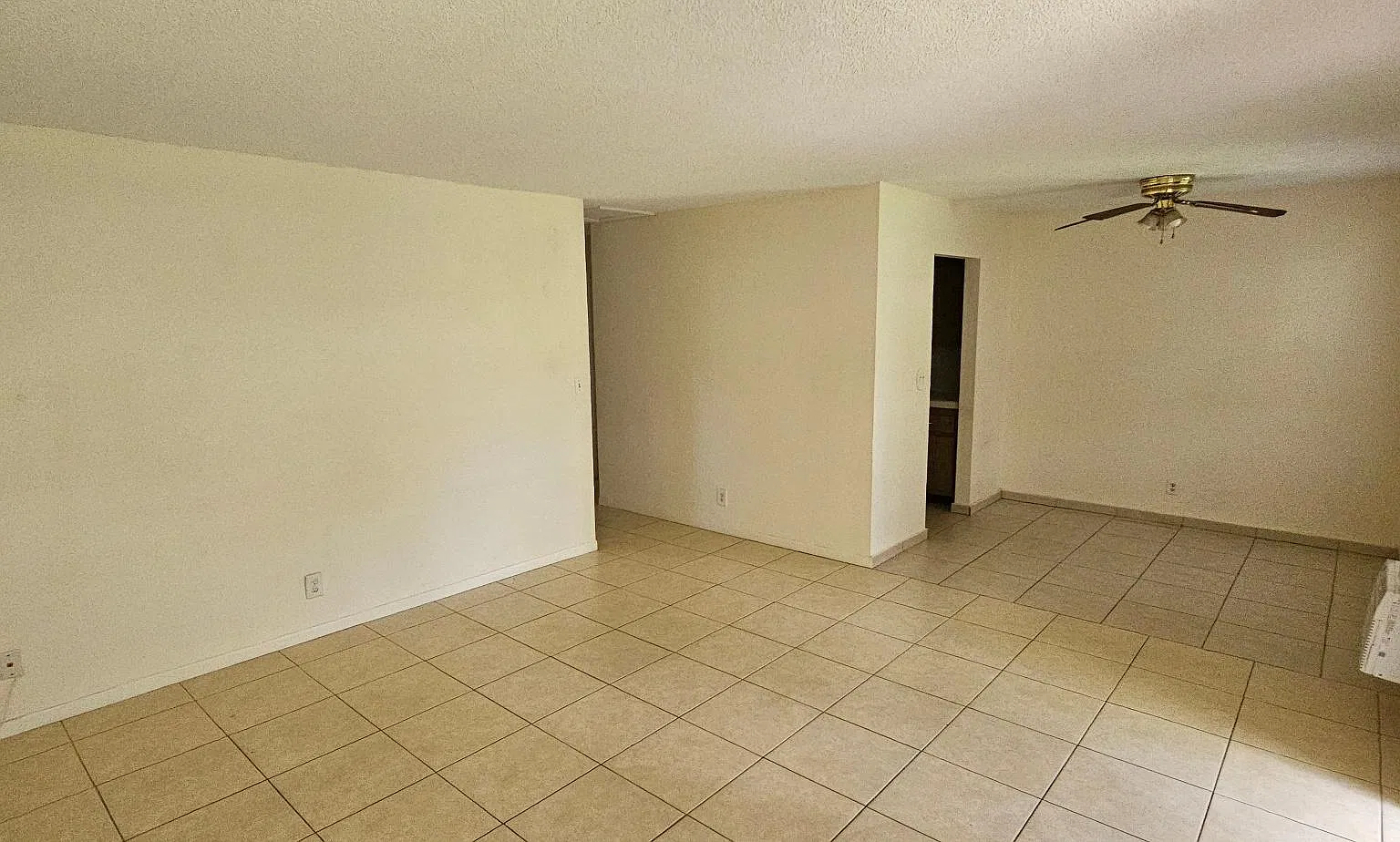 1 bed, 700 sqft, $1,500 — Photo 3