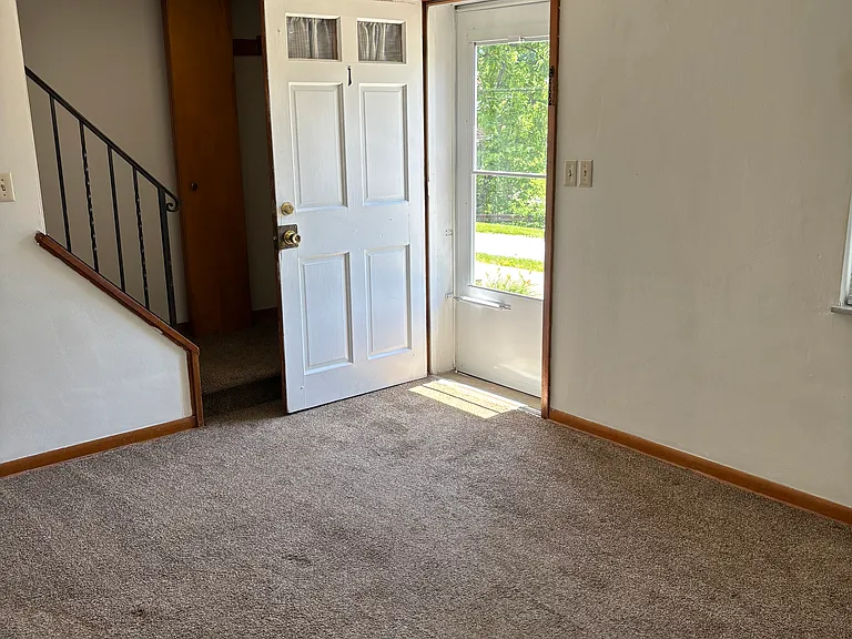 270-282 Malts Ln — Photo 2