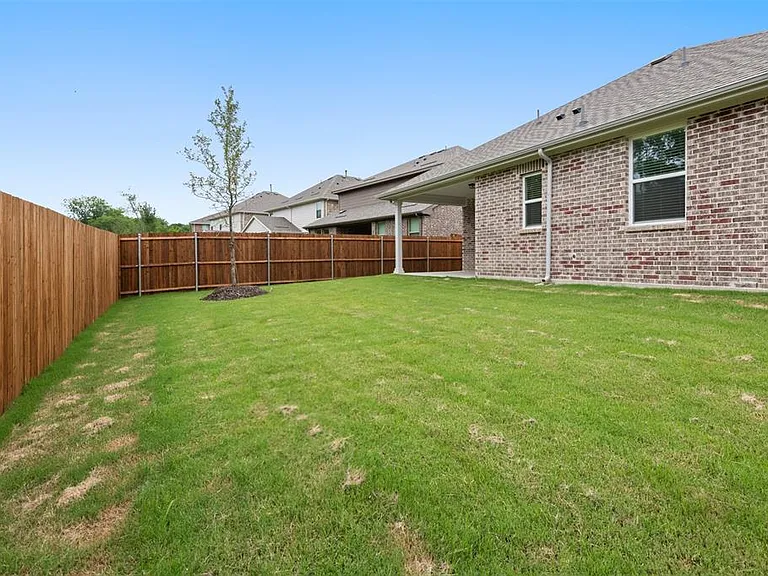 2011 Redtail Dr — Photo 25