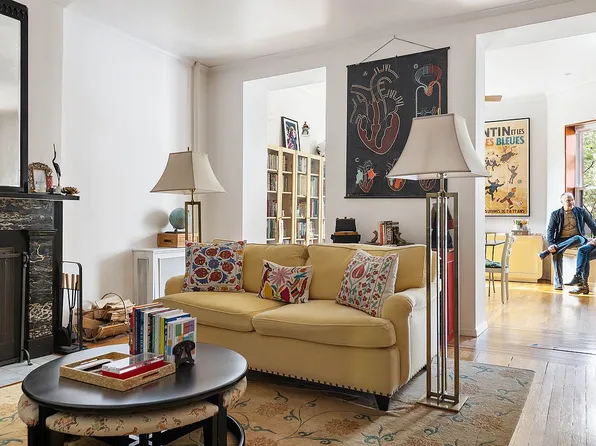 154 Clinton St APT 2, Brooklyn, NY 11201