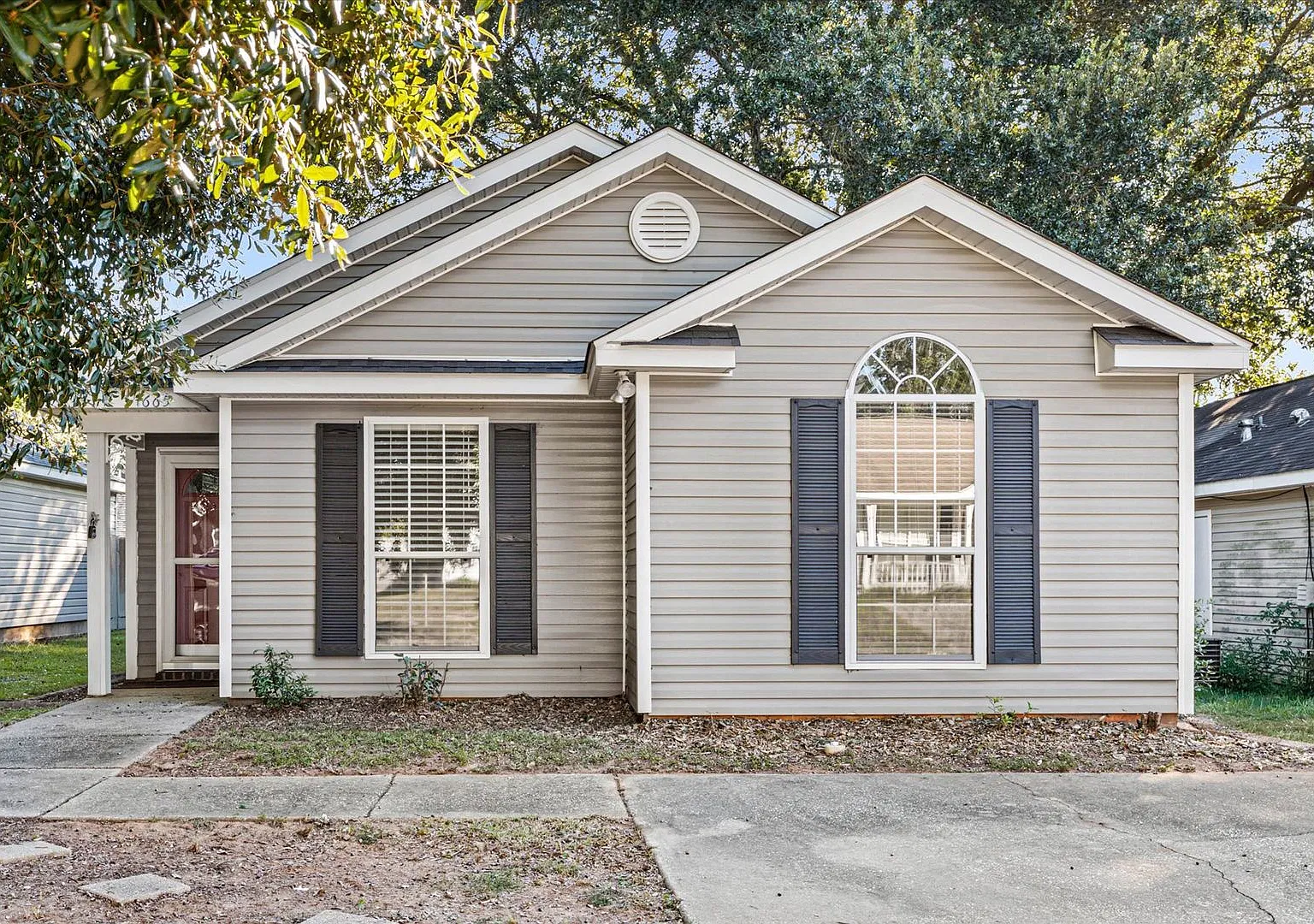 Three Bedroom in West Mobile — Photo 1