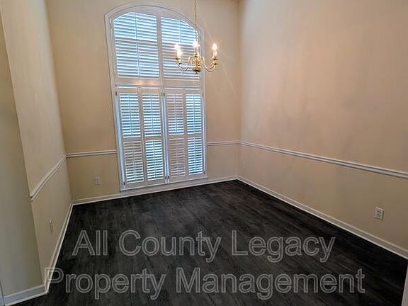 5th image of 2705 Meadow Gate Way