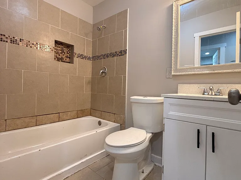 657 Robert E Lee Pkwy — Photo 10