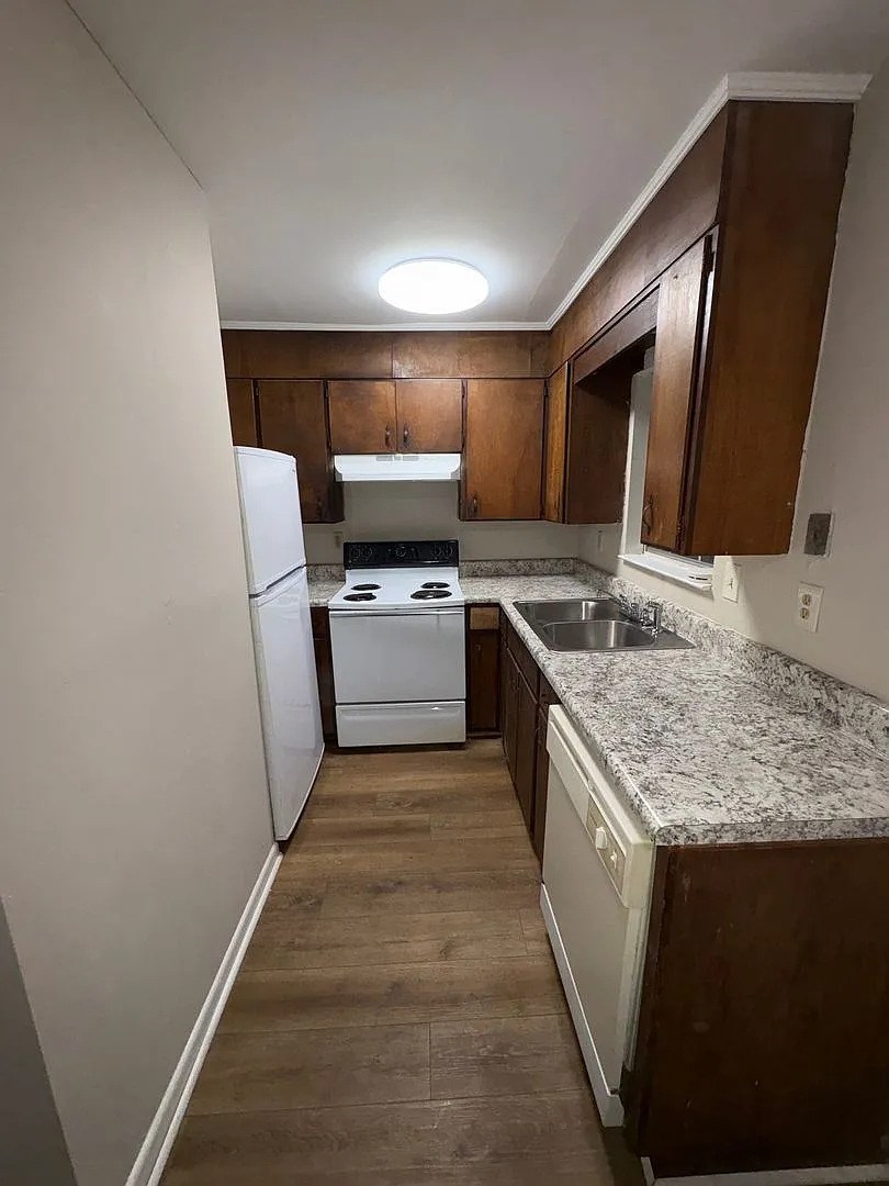 Blankenship Place Apartments — Photo 4