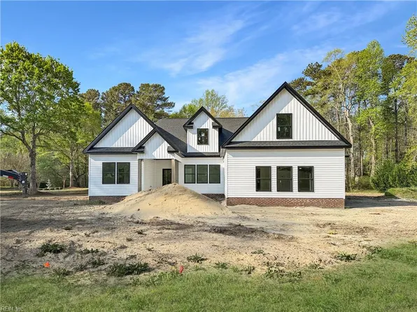 917 Maggie Ln, Elizabeth City, NC 27909