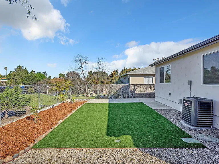 800 Garfield Ave — Photo 22