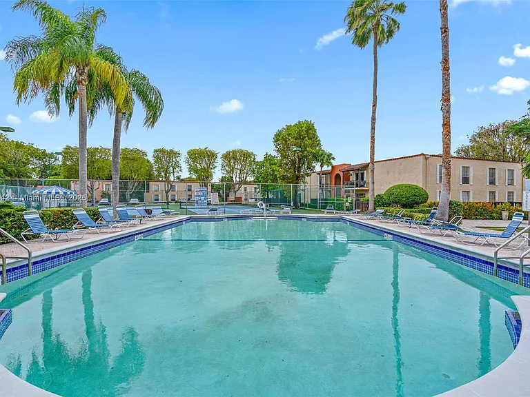 10794 N Kendall Dr #108 — Photo 12
