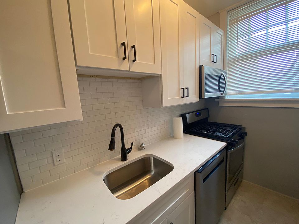 1st image of 1344 McCausland Ave #2