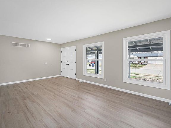 5th image of 1489 Urbandale Dr