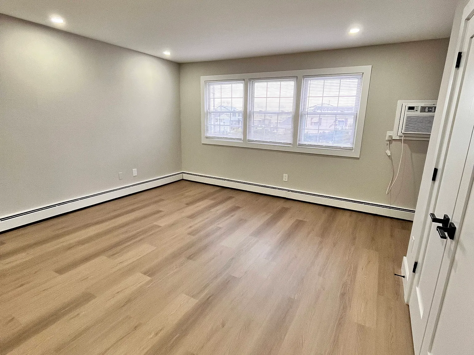 1 bed, 700 sqft, $1,725 — Photo 1