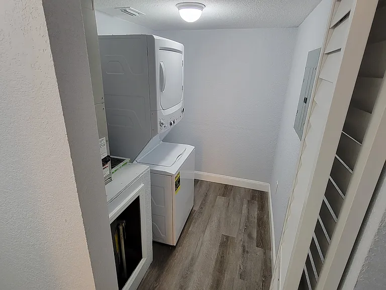 5742 Baywater Dr — Photo 9