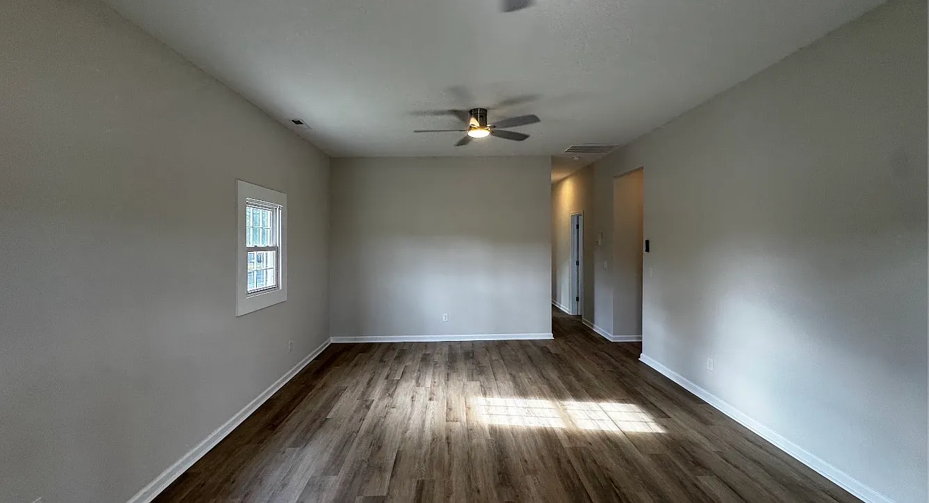 5 bed, 1278 sqft, $1,600 — Photo 2