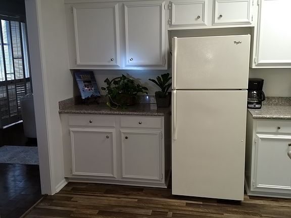 Eat in dining in kitchen
