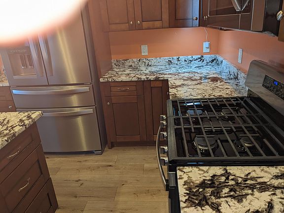 4th image of 1517 Chateau Dr