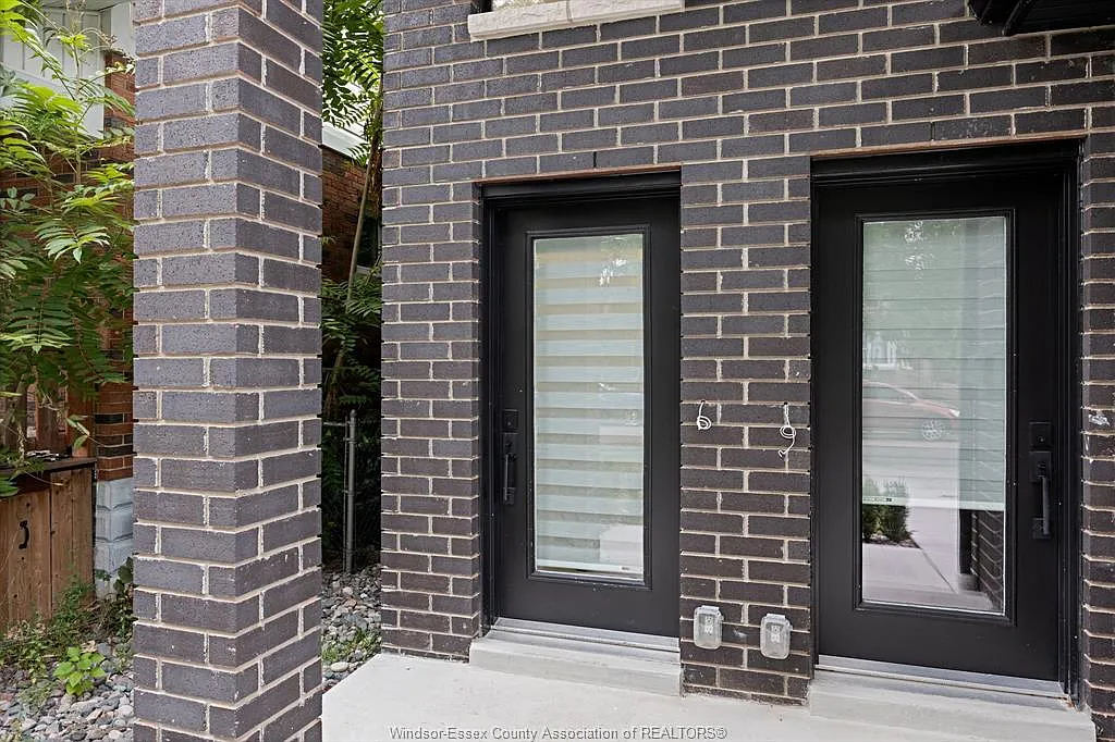 2 bed, $1,600 — Photo 2