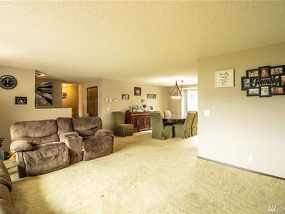 4th image of 1619 Bay Ave