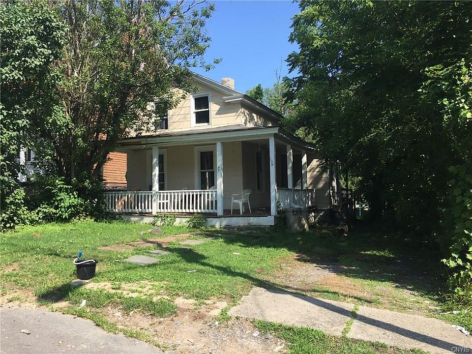 1st image of 124 Maurice Ave