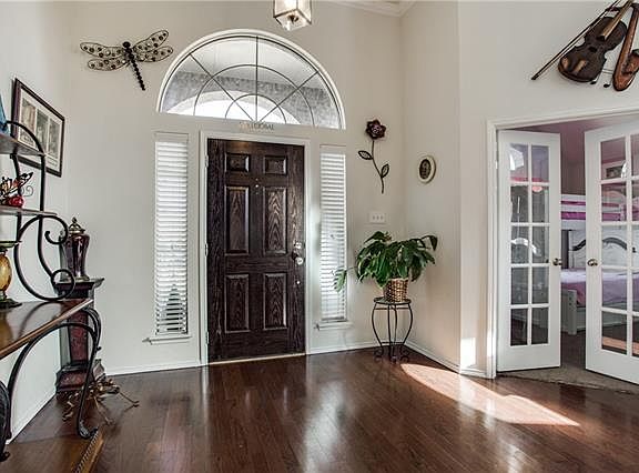 3rd image of 1427 Julie St