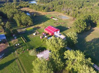 33 E Roy Barnes Rd, Clark, MO 65243