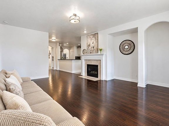 4th image of 5315 Lilac Grove Ln