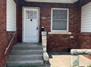 201 Old Mill Rd, Newton, KS 67114