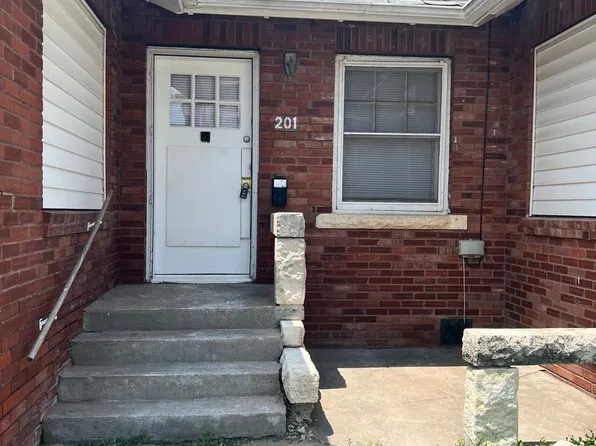 201 Old Mill Rd, Newton, KS 67114