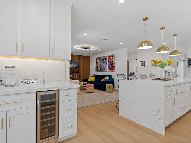 1514 E Hampton St — Photo 14