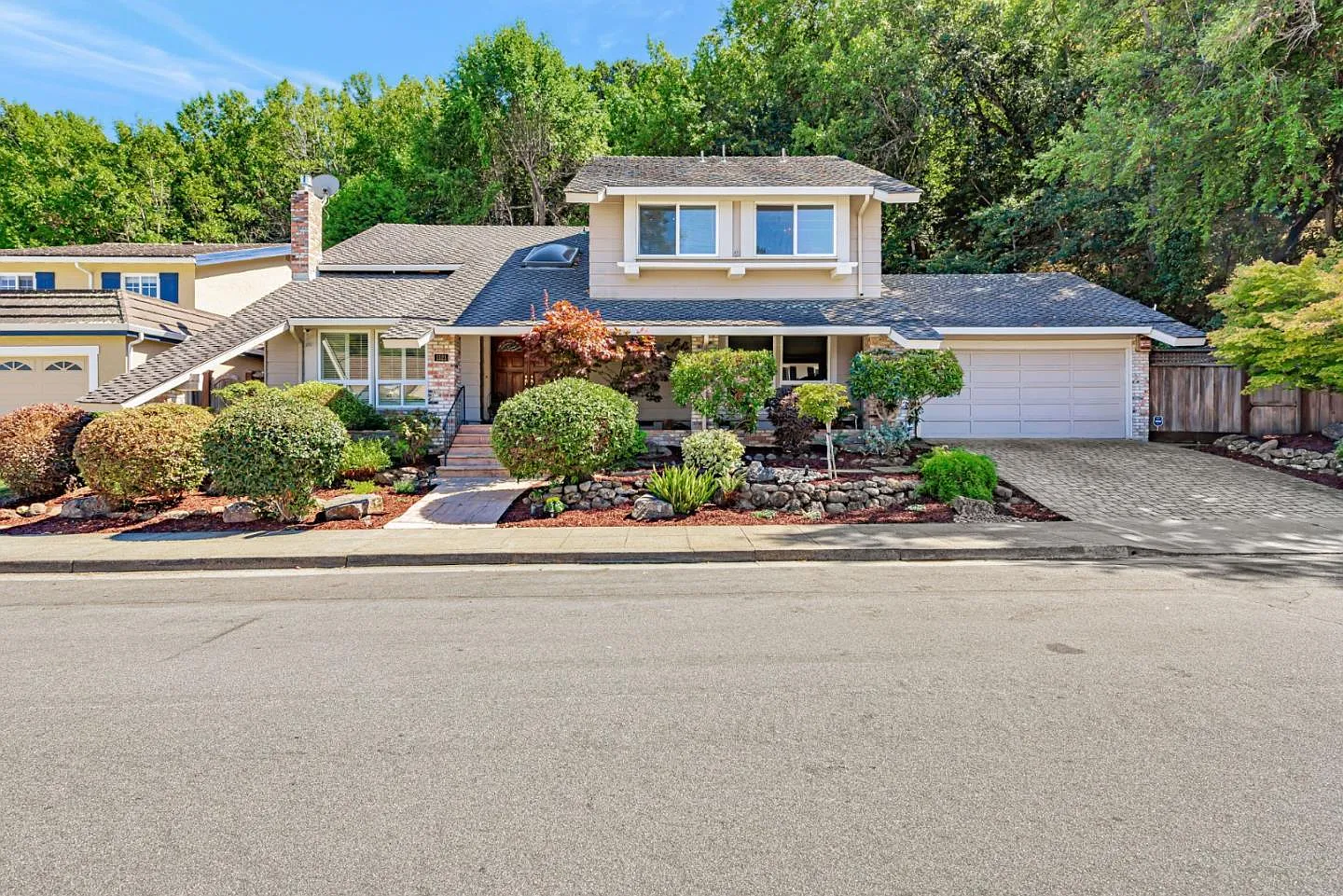 1521 Cherrywood Dr photo 1