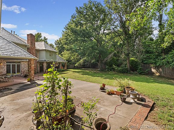 4th image of 2100 Deerfield Cir