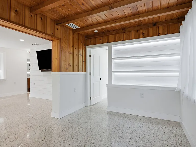 2488 Del Rio Way — Photo 15