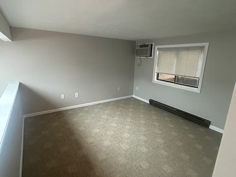 482 East St #18 — Photo 12