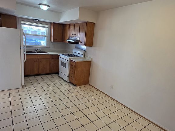 2nd image of 2228 Winterberry Dr #B