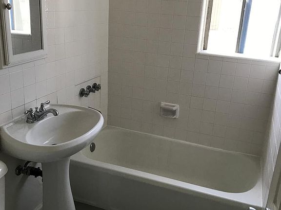 4th image of 20 Bay Shore Ave APT 9