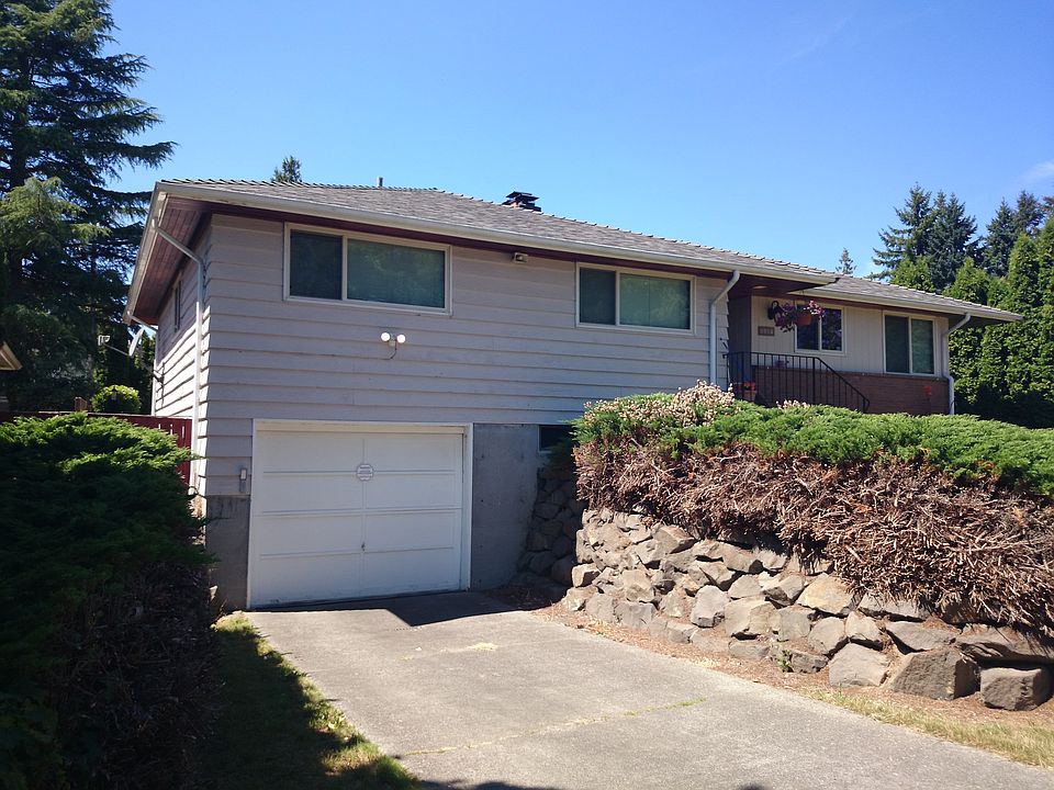 2nd image of 8609 31st Ave SW